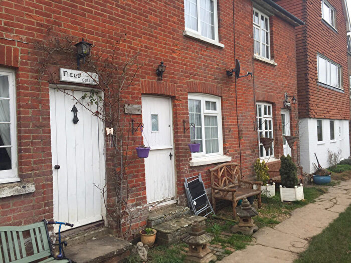 2 Bedroom Cottage To Rent In Station Road, Cowfold, RH13