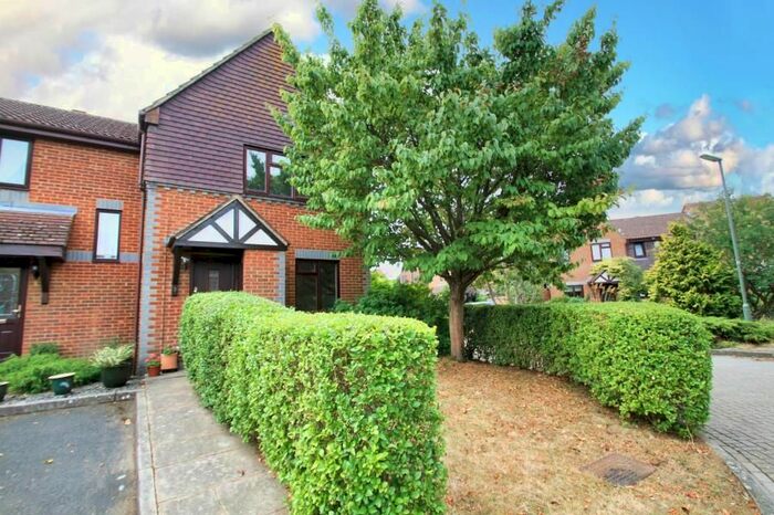 1 Bedroom Property To Rent In Watersmeet Close, Burpham, Guildford, GU4