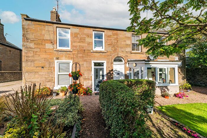 2 Bedroom Flat To Rent In D, Hill Street, Monifieth, Dundee, DD5