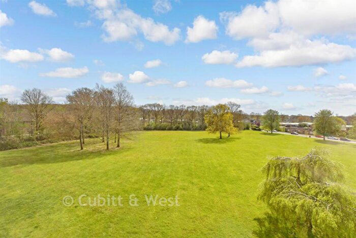 2 Bedroom Maisonette For Sale In Hailey Place, Cranleigh, Surrey, GU6