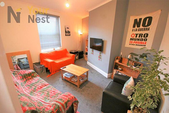 5 Bedroom Terraced House To Rent In Beechwood Terrace, Burley, Leeds, LS4