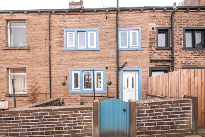 1 Bedroom Terraced House For Sale In Blackmoorfoot Road, Crosland Moor, Huddersfield, HD4
