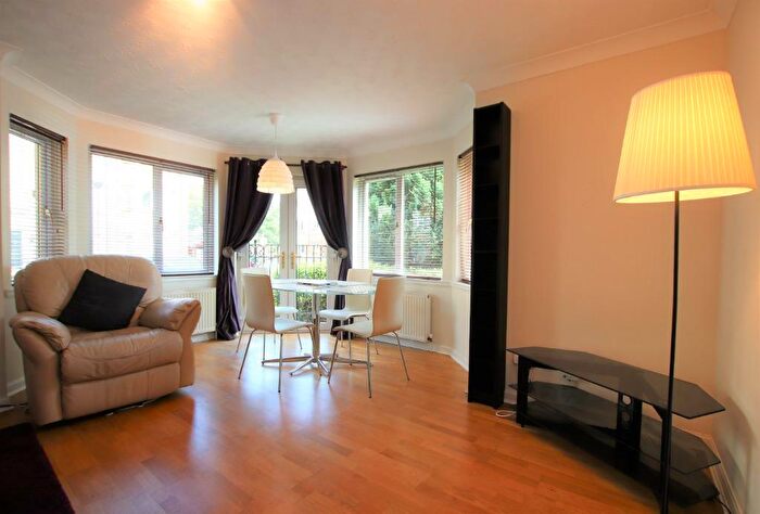 2 Bedroom Flat To Rent In Duff Road, Dalry, Edinburgh, EH11