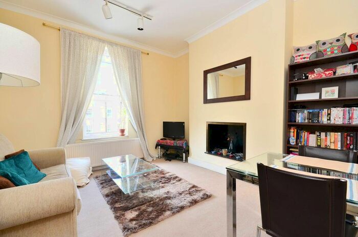 1 Bedroom Flat To Rent In Gunter Grove, Chelsea, London, SW10