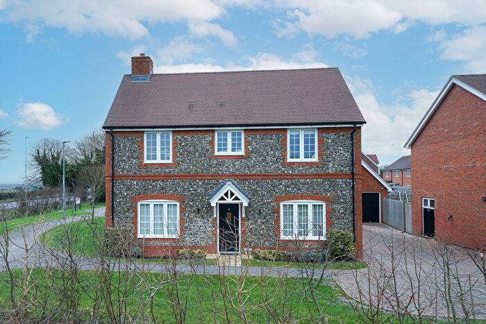 4 Bedroom Detached House For Sale In Vaisey Close, Tring, HP23