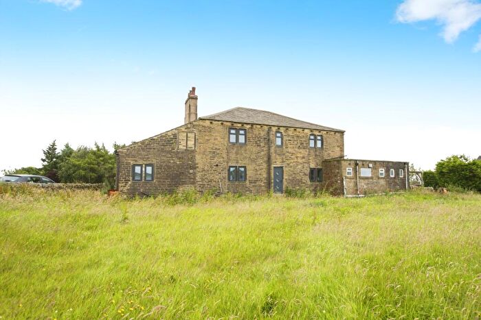 4 Bedroom Detached House For Sale In Wainstalls, Halifax, West Yorkshire, HX2