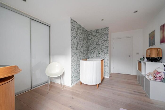 2 Bedroom Flat For Sale In Dance Square, London, EC1V - Photo 6