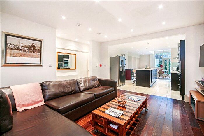 5 Bedroom Detached House To Rent In Powis Gardens, London, W11