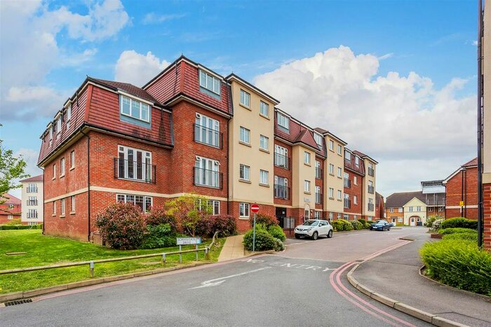 1 Bedroom Flat To Rent In Schoolgate Drive, Morden, SM4