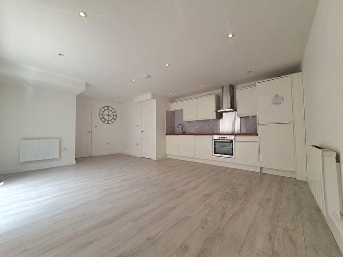 2 Bedroom Maisonette To Rent In Flat, A Ewell Road, Surbiton, KT6