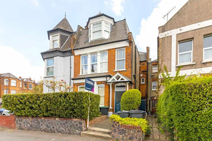 Flat To Rent In Elder Avenue, London, N8