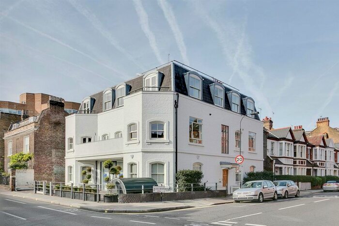 3 Bedroom Flat To Rent In Buer Road, London, SW6