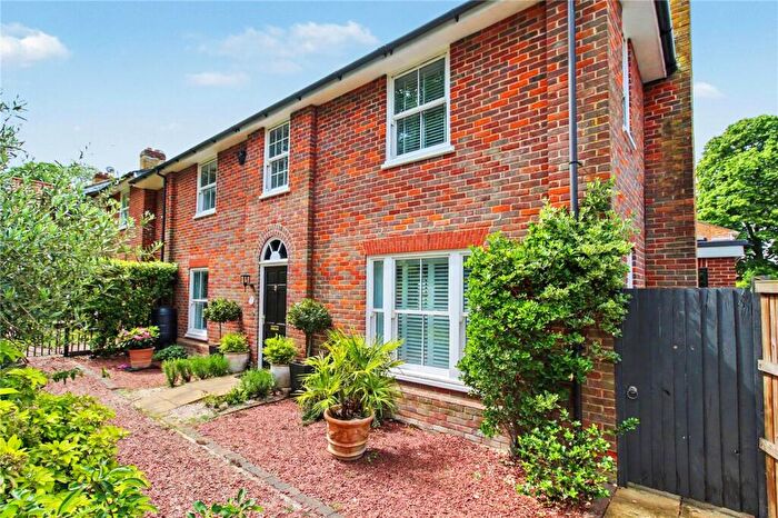 3 Bedroom Link Detached House For Sale In Smyth Close, Peasenhall, Saxmundham, Suffolk, IP17