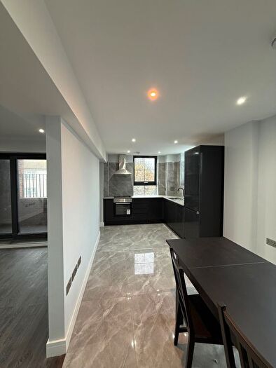 3 Bedroom Flat To Rent In Rakha House, Katherine Road, London, E6