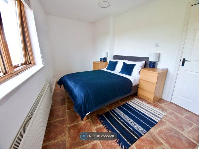 2 Bedroom Flat To Rent In Cathcart Road, Rutherglen, G73