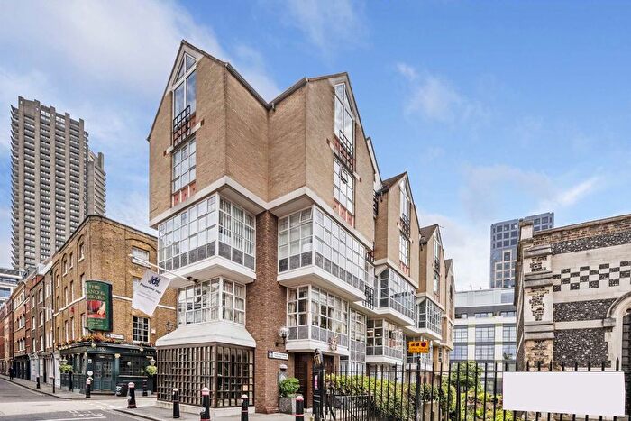 1 Bedroom Flat To Rent In Cloth Fair, City Of London, EC1A