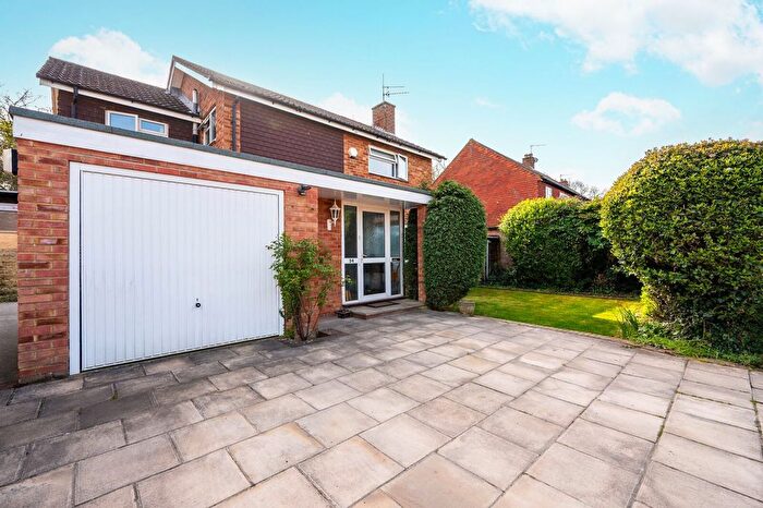 4 Bedroom Property For Sale In Gosden Hill Road, Burpham, Guildford, GU4