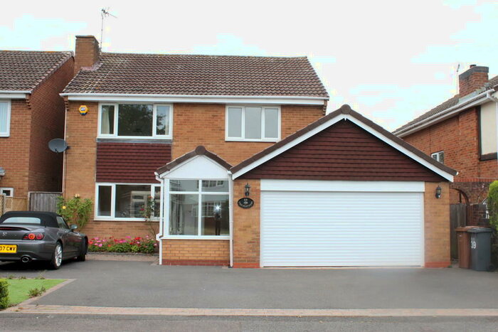 4 Bedroom Detached House To Rent In Hay Lane, Shirley, B90