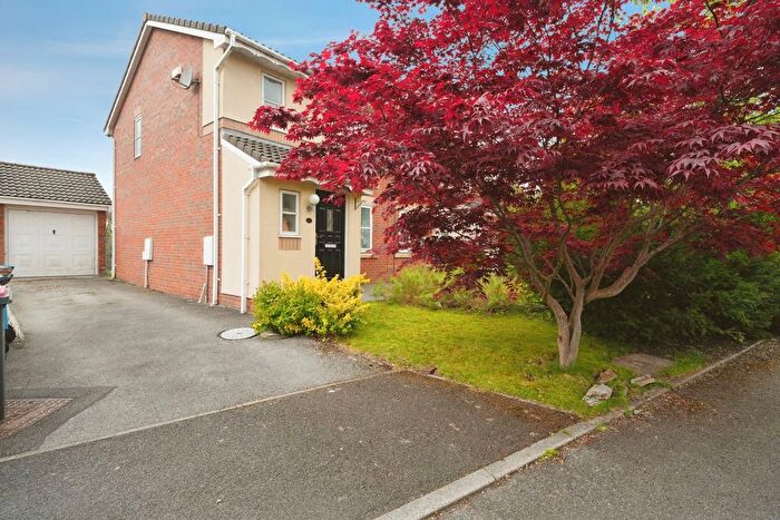 3 Bedroom Semi-Detached House For Sale In Gadwall Close, Manchester, Lancashire, M28