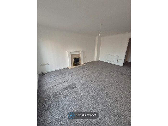 4 Bedroom Terraced House To Rent In Pingle Close, Shireoaks, Worksop, S81