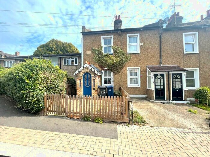 2 Bedroom Cottage To Rent In Lancaster Road, Barnet, North London, EN4