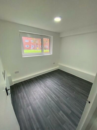 2 Bedroom Flat To Rent In Harts Lane, Barking, Essex, IG11