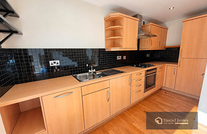 1 Bedroom Apartment For Sale In Barrier Point Road, London, E16