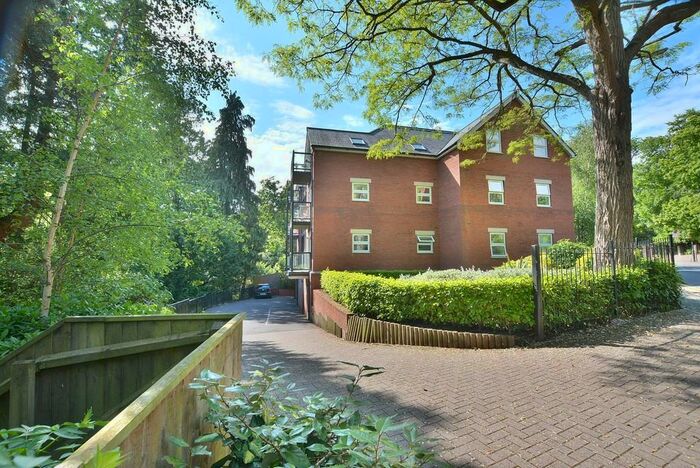 2 Bedroom Flat To Rent In Branksome Wood Road, Bournemouth, BH2