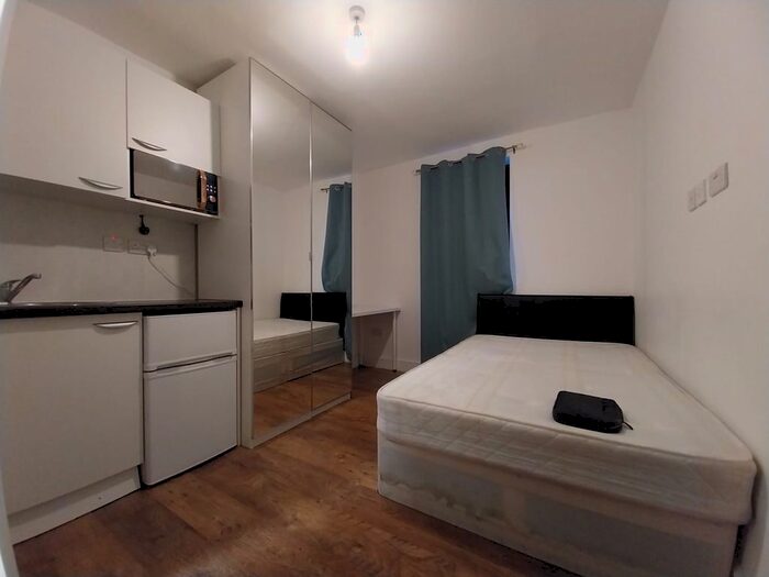 Studio To Rent In St. Marys Road, Ilford, IG1