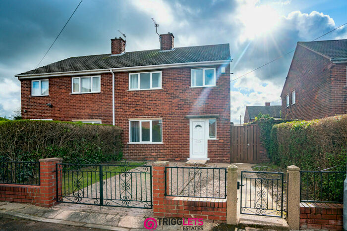 3 Bedroom Semi-Detached House For Sale In Whinside Crescent, Thurnscoe, Rotherham, South Yorkshire, S63