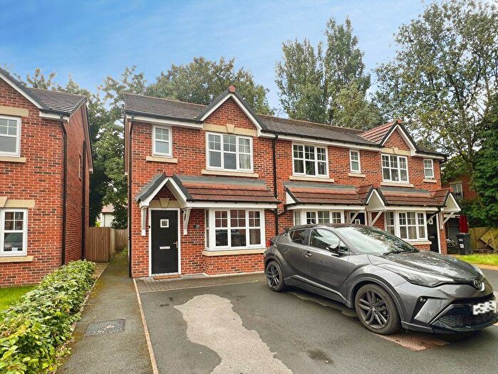 3 Bedroom End Of Terrace House For Sale In Hollins Drive, The Haulgh, BL2