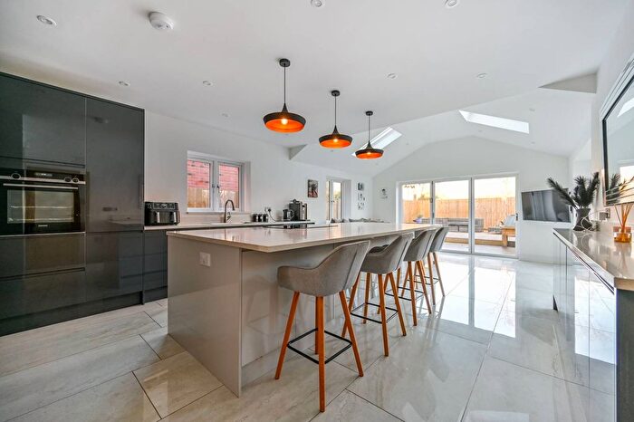 5 Bedroom Detached House For Sale In Barley Mead, Maidenhead, SL6