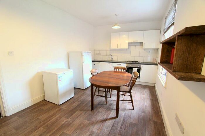 2 Bedroom Apartment To Rent In Chesterfield Road, Sheffield, S8