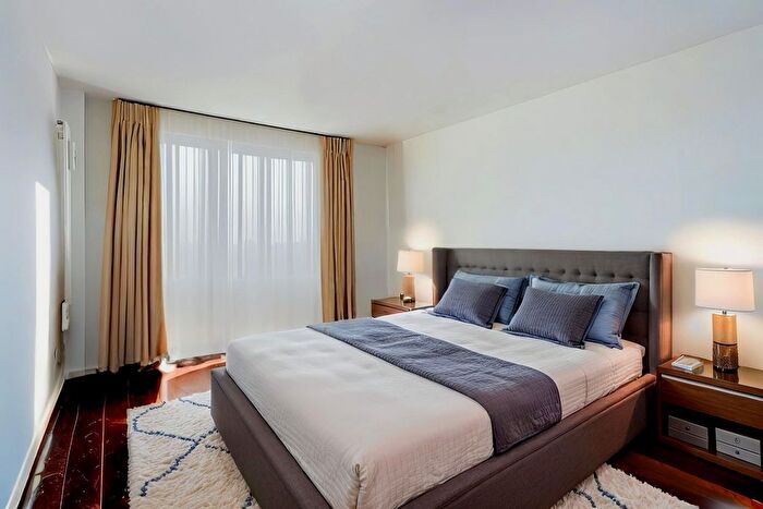 1 Bedroom Flat To Rent In Holyport Road, London, SW6