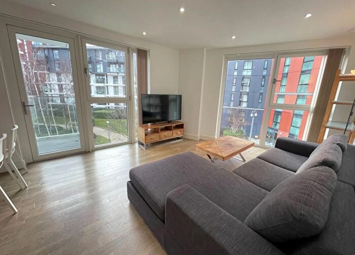 1 Bedroom Flat To Rent In Wandsworth Road, London, SW8