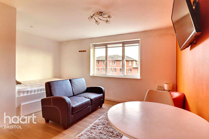 1 Bedroom Apartment To Rent In Apsley Road, Bristol, BS8