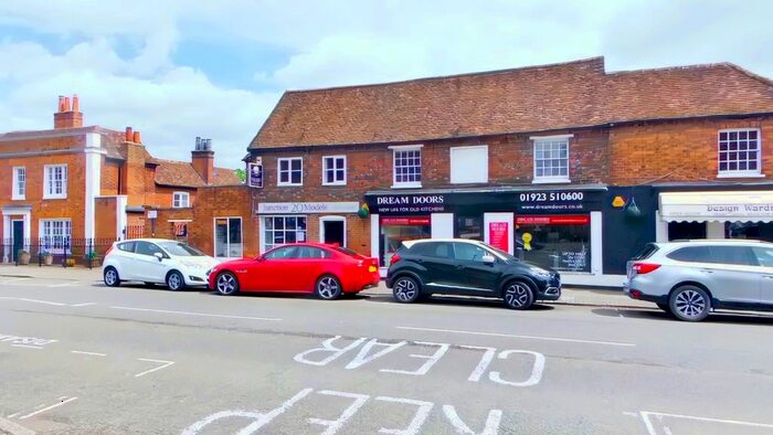 2 Bedroom Flat To Rent In High Street, Kings Langley, Hertfordshire, WD4