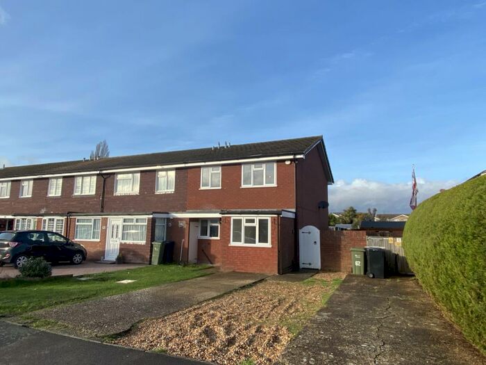 4 Bedroom Semi-Detached House To Rent In Ash Lodge Drive, Ash, GU12