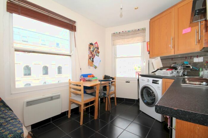 2 Bedroom Flat To Rent In Caledonian Road, London, N7