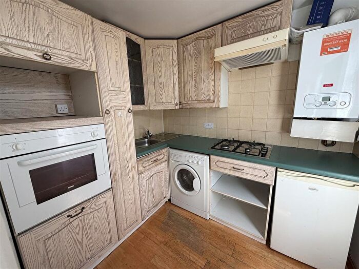 1 Bedroom Flat To Rent In Heath Road, Hounslow, TW3