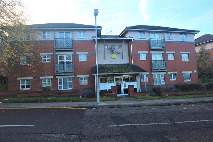 2 Bedroom Flat For Sale In De Havilland Road, Edgware, Middlesex, HA8