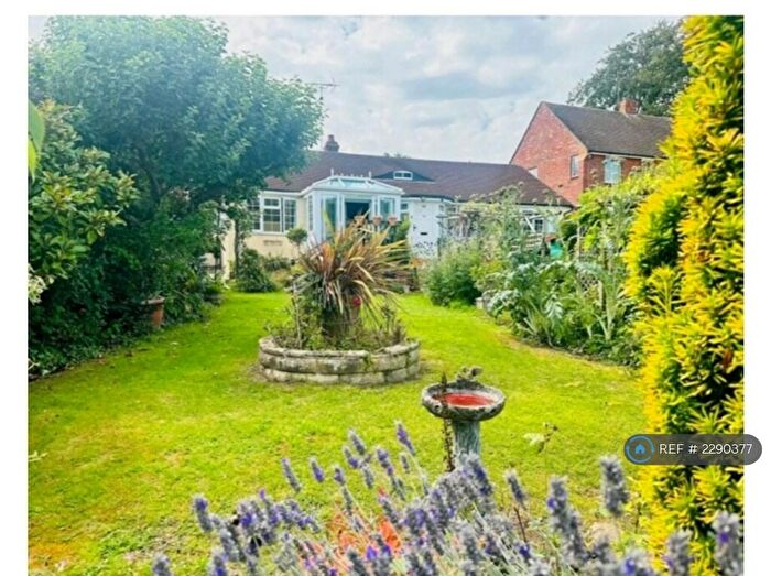 4 Bedroom Bungalow To Rent In Finchdean, Rowlands Castle, PO9