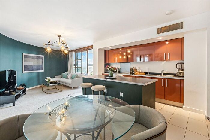 2 Bedroom Flat To Rent In Falcon Wharf, Lombard Road, SW11