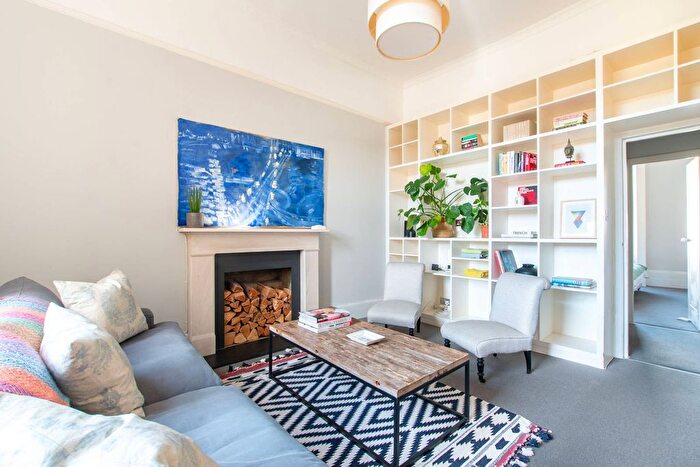 2 Bedroom Property To Rent In Westbourne Park Road, Notting Hill, London, W11