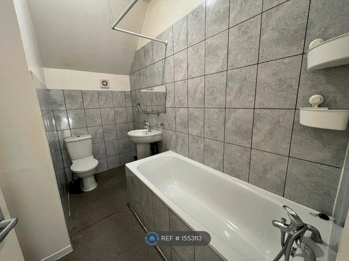 2 Bedroom Flat To Rent In Harvil Road, Harefield, Uxbridge, UB9