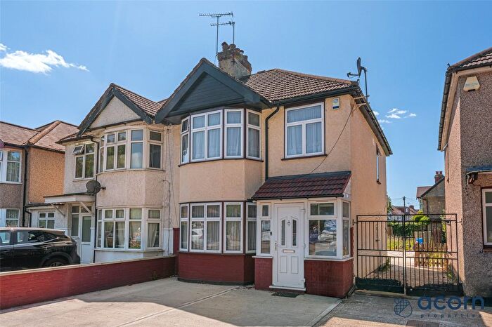 3 Bedroom Semi Detached House For Sale In Stag Lane, Kingsbury, London, NW9