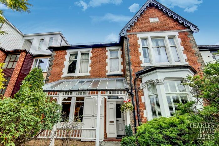 2 Bedroom Flat To Rent In The Ridgeway, London, E4