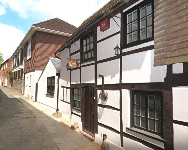 3 Bedroom End Of Terrace House To Rent In West Street, Farnham, Surrey, GU9