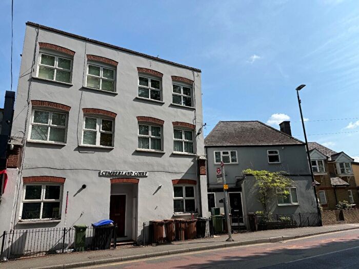 1 Bedroom Flat To Rent In Kings Parade, Wrythe Lane, Carshalton, Greater London, SM5