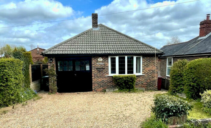 3 Bedroom Bungalow To Rent In Monks Hill, Emsworth, Hampshire, PO10